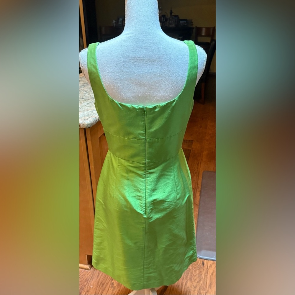Tahari Vibrant Lime Dress. Size 4. 100% silk. Fully lined - Picture 3 of 13
